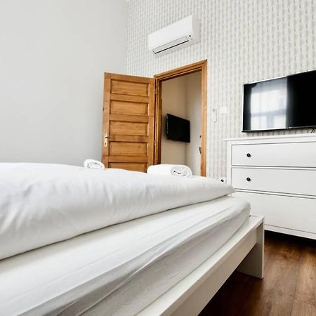 בודפשט Premium Apartment By Hi5 - Central 3 Bedroom מראה חיצוני תמונה