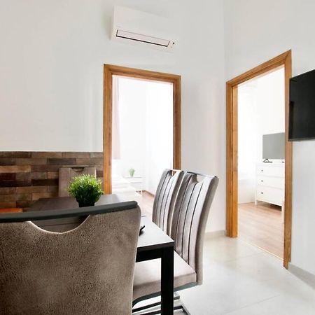 בודפשט Premium Apartment By Hi5 - Central 3 Bedroom מראה חיצוני תמונה