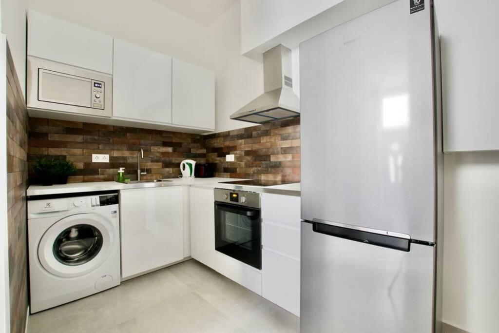 בודפשט Premium Apartment By Hi5 - Central 3 Bedroom מראה חיצוני תמונה