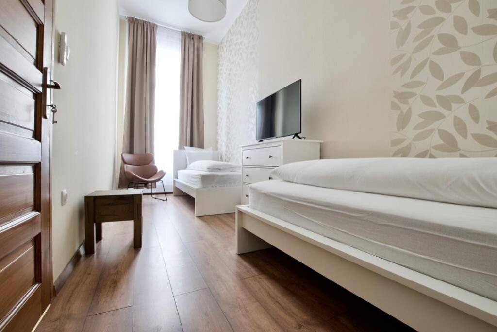 בודפשט Premium Apartment By Hi5 - Central 3 Bedroom מראה חיצוני תמונה